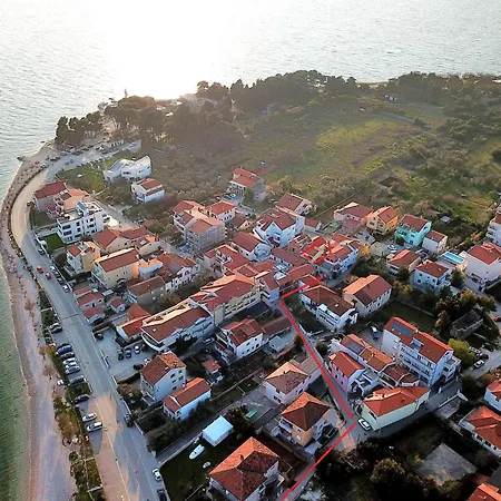 Julijana Apartman *